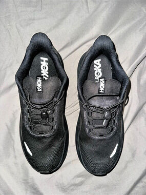 Hoka Bondi 8 Black & White US 9 .5 wide 110Athletic Shoes